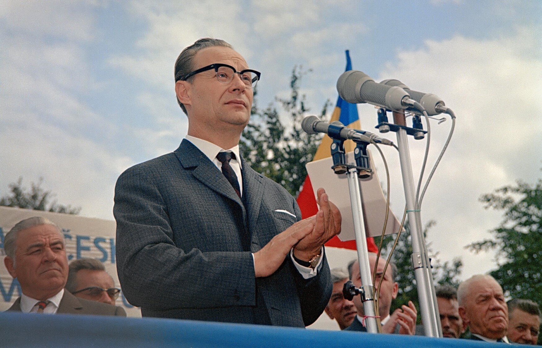 Генеральный секретарь чехословакии. Дубчек 1968. Дубчек Чехословакия 1968.